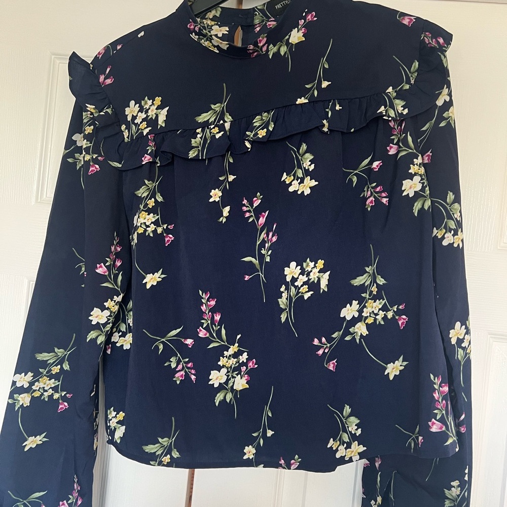 Pretty Little Thing Blouse - Picture 2 of 5